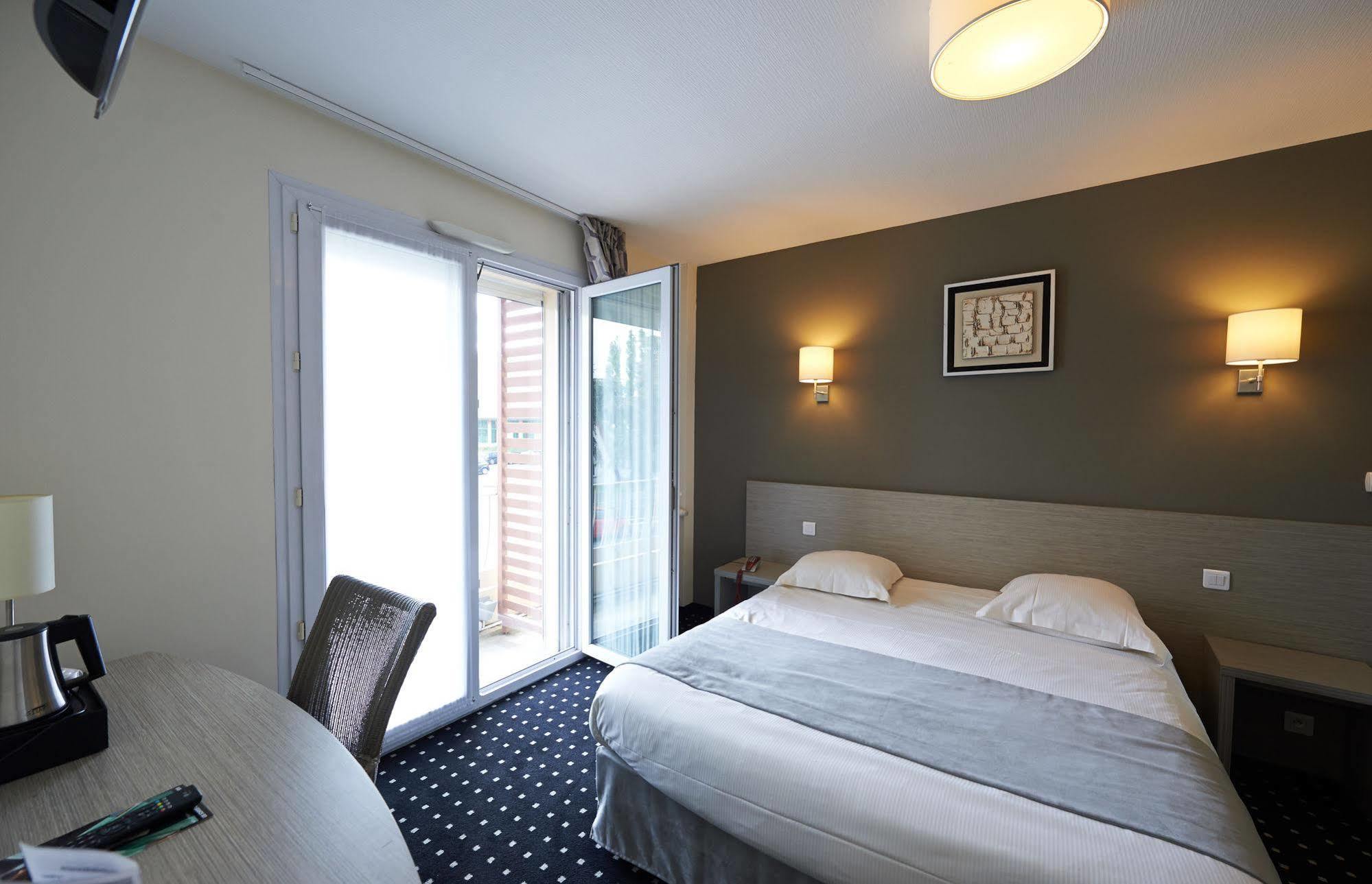 Park Hotel & Appartements Cholet Exterior foto
